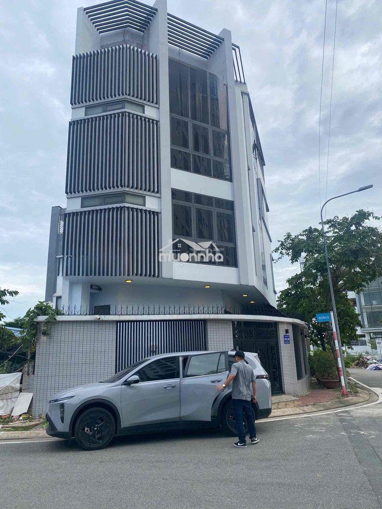 Cho thuê nhà mới xây có thang máy