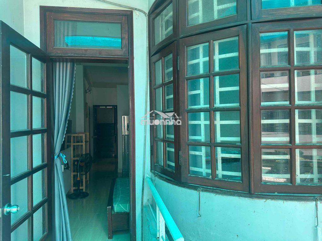 Cần cho thuê phòng đầy đủ nội thất có ban công siêu rộng - Ảnh 2