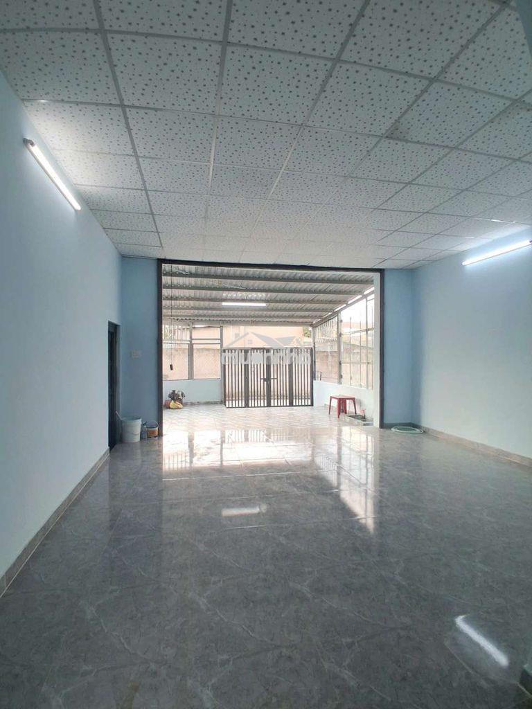 Nhà góc 2 mặt tiền hẻm, kế bên trường thcs phú hòa, giá 5.5 triệu - 4