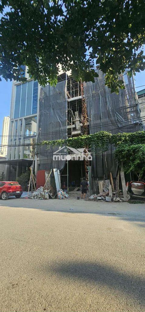 Cho thuê văn phòng thông tầng 240m2