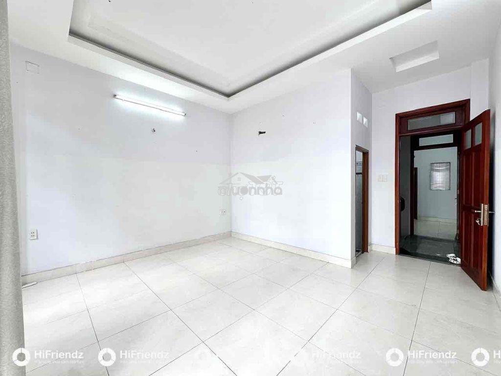 Cho thuê phòng ban công sẵn máy lạnh - ngay gần ngã tư bốn xã - 2