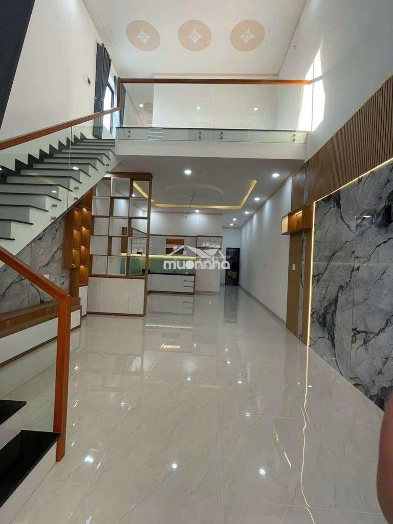 Nhà trệt gác 3 phòng ngủ sân ô tô