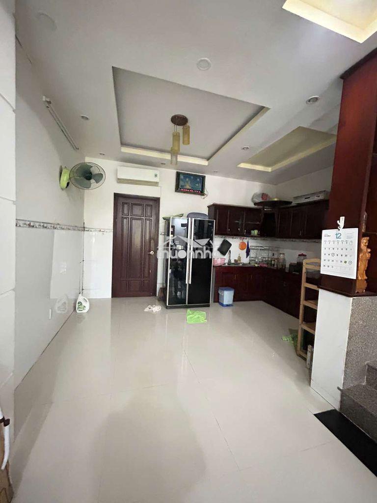 Cho thuê nhà thị trấn nhà bè,dt: 5x18,3pn,giá:9trieu - 2