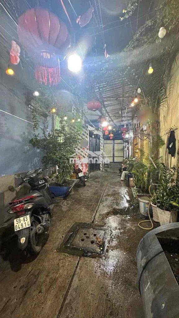 Bán nhà mới quận 4 - 2