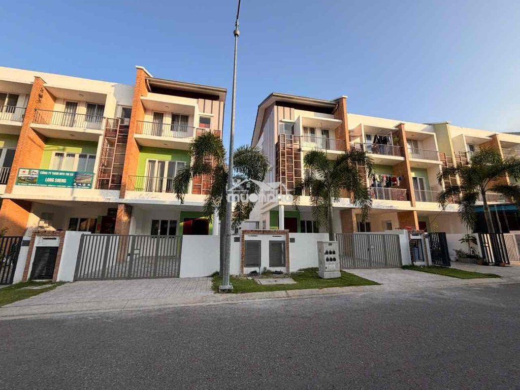 Nhà phố liền kề suncasa 1. gần thành phố mới ngang 7m. 4pn - 2