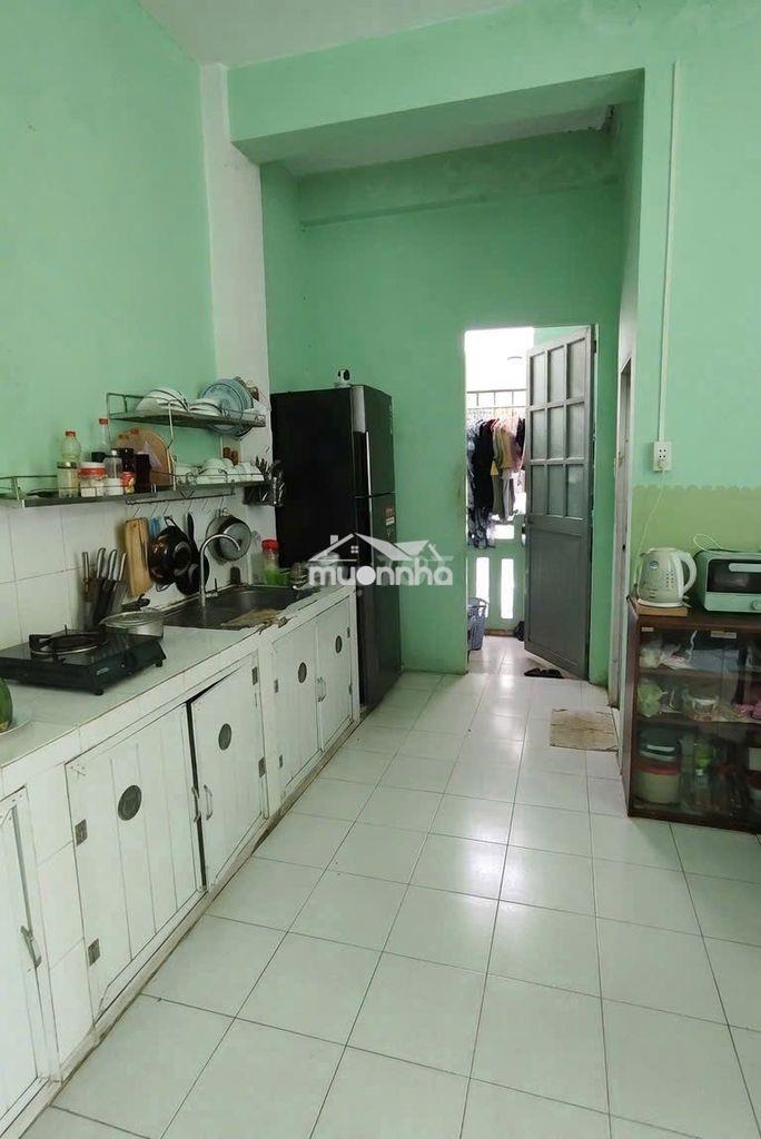 Cần bán gấp chung cư d2 phú lợi p7 q8, thang bộ tầng 1 - 2
