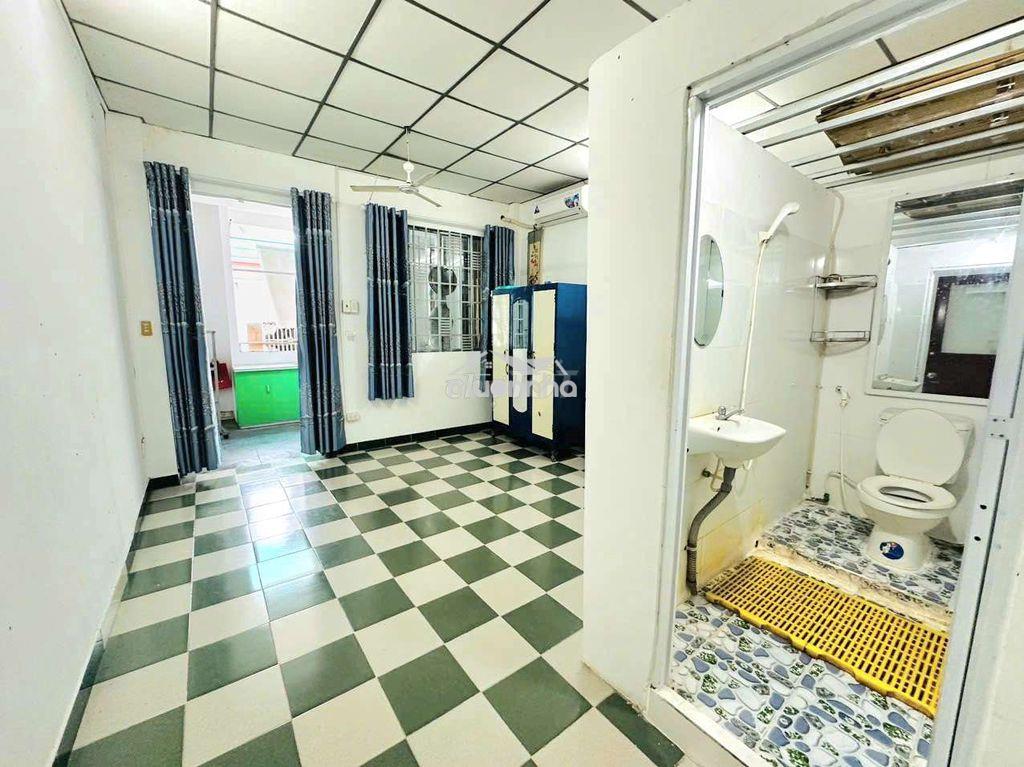 Phòng ban công tách bếp full nội thất gần q10 - 4