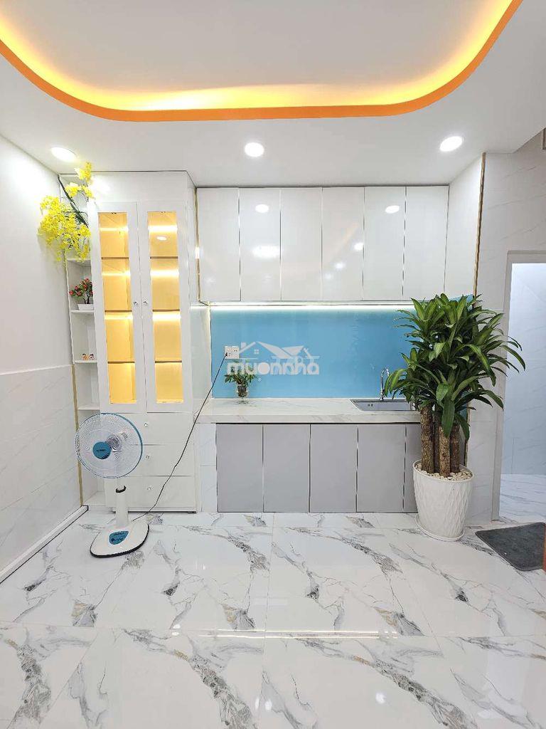 Nhà đẹp 3 lầu âu dương lân  - 2