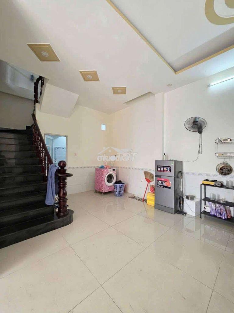 Nhà lầu đường thông gần chợ tân long  - 3
