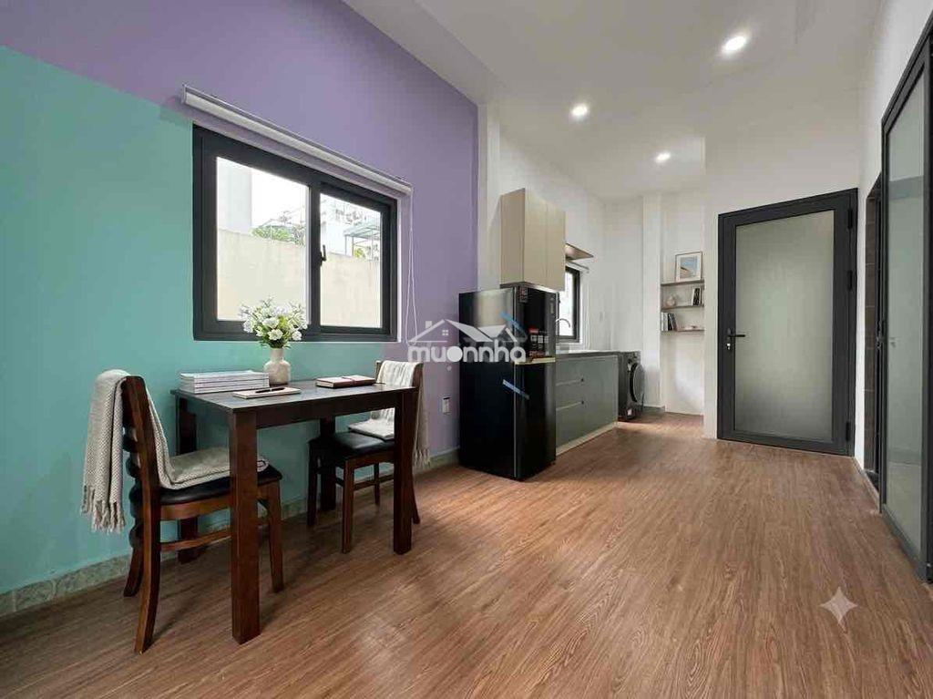 Căn hộ 2pn bancol gần toà nhà viettel, vòng xoay dân chủ, tiện qua q1 - 2