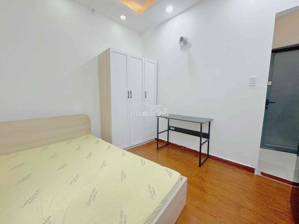 Cửa sổ trời - ngay thích quảng đức - phan đăng lưu - nguyễn thượng hiề - 4