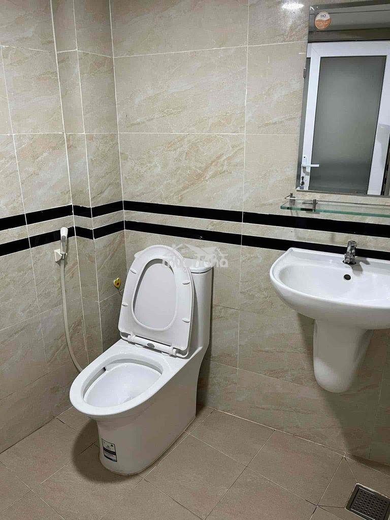 Phòng cửa sổ trời, kế trường sư phạm kỹ thuật, ngân hàng - 2