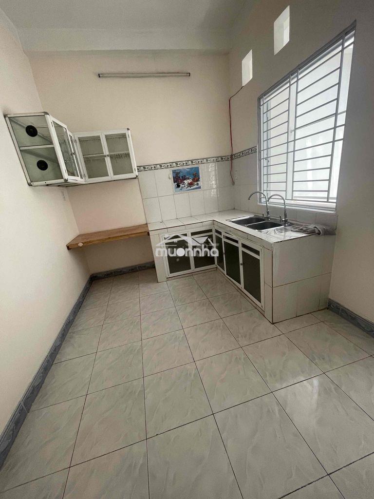 Cho thuê nguyên lầu 1 mới - dt sàn 110m2 - lối đi riêng, hẻm xe tải - 3