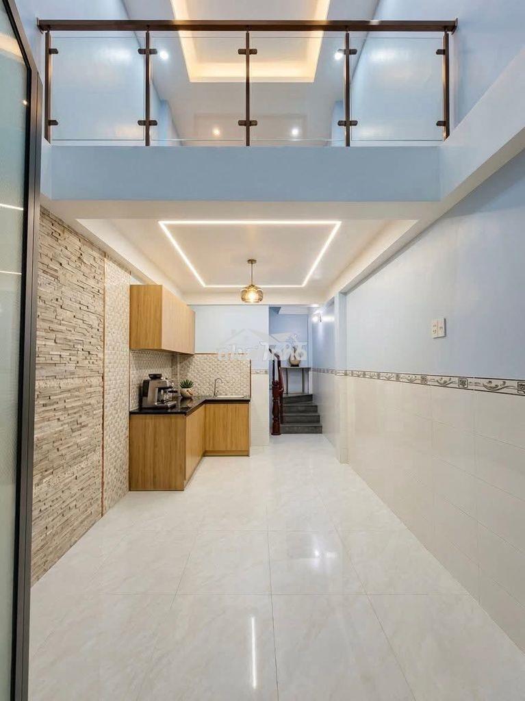 Nhà bến vân đồn q4- 3 lầu đúc- 3x7m- ko qh- chỉ 3 tỷ nhỉnh