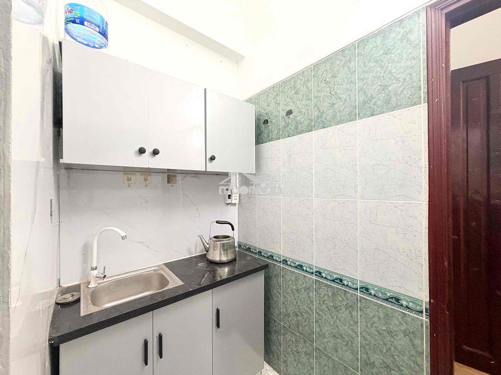 Cho thuê phòng trọ 2pn 1wc - mặt tiền ltk q10 - full nt- đang sơn sửa - 2