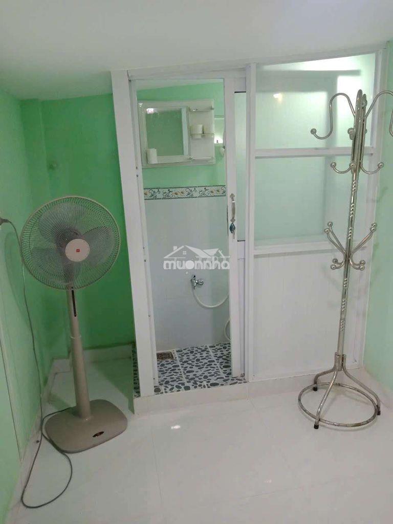 Nhà nguyên căn phú nhuận