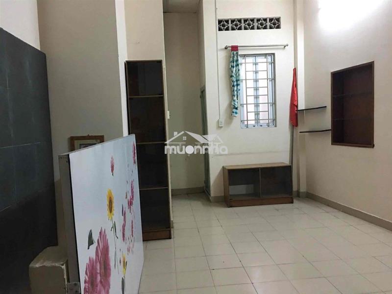 Nhà trệt 1 lầu ngang 4 dài 10, nơ trang long