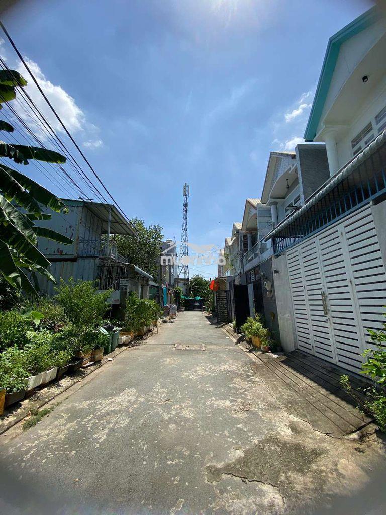 Bán nhà 2 tầng sáng bên đông tăng long vị trí đẹp  - 4