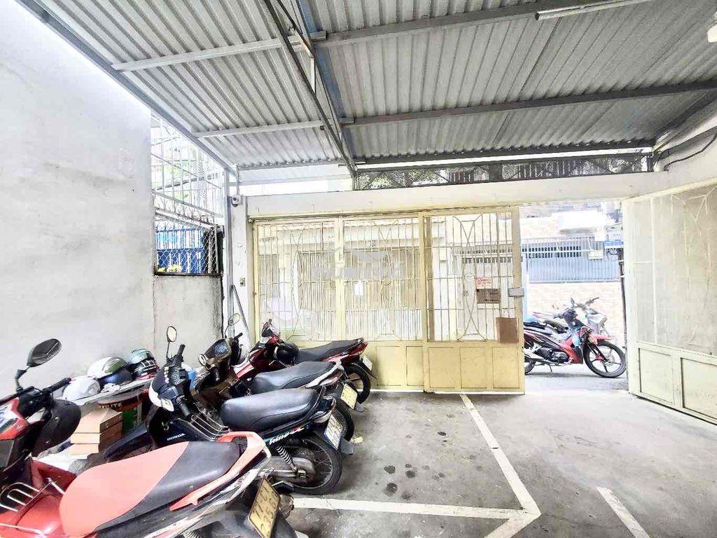 Oto đậu cửa - 196m2 - 20 tỷ hơn - gpxd : hầm 4 lầu - kế nguyễn gia tri - 3