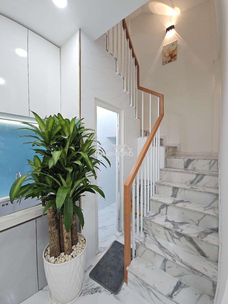 Nhà đẹp 3 lầu âu dương lân  - 3