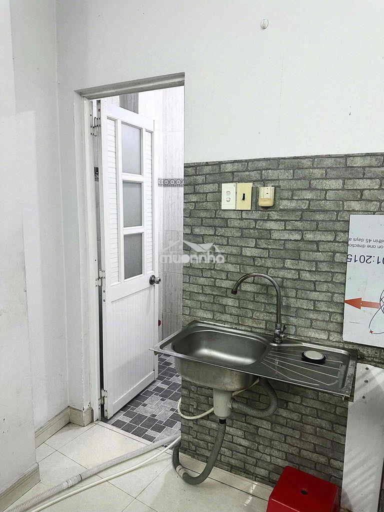 Chính chủ cho thuê phòng 419/35a cmt8 ful nt giá 4,2tr lh mình nha - 2