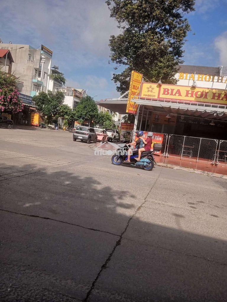 Cho thuê nhà ngay wincom ngã tư 550 phường dĩ an