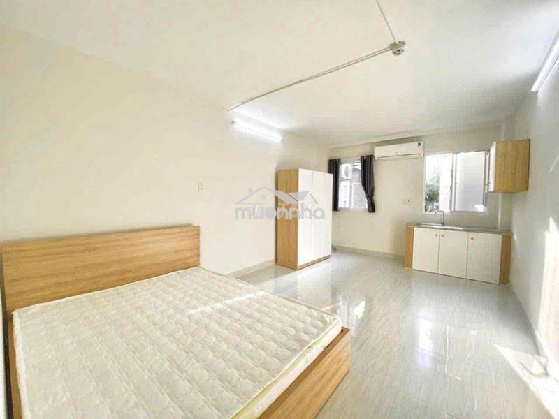 Trống sẵn 1 căn studio cửa sổ trời giá tốt gần nttu