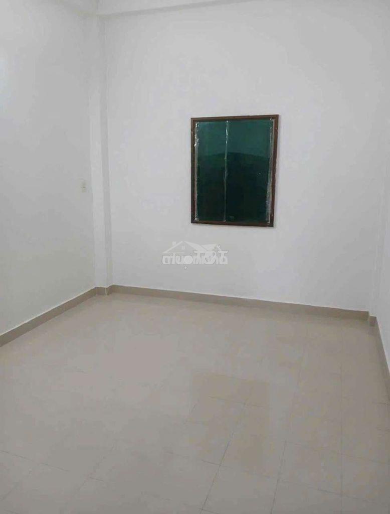 Nhà mới thông thoáng - 1 trệt 2 lầu, 4pn 3vs - 4