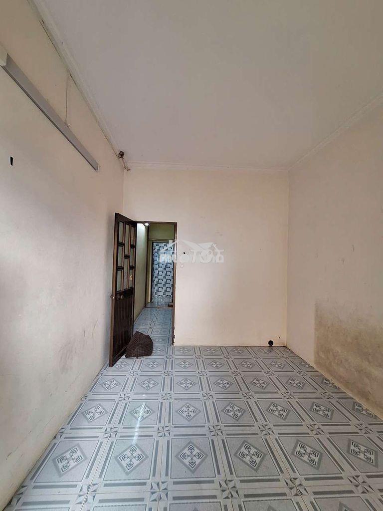 🏠🏠 Cho thuê nhà hẻm 4m đường trần bình trọng, p1, q5
💢 - 4