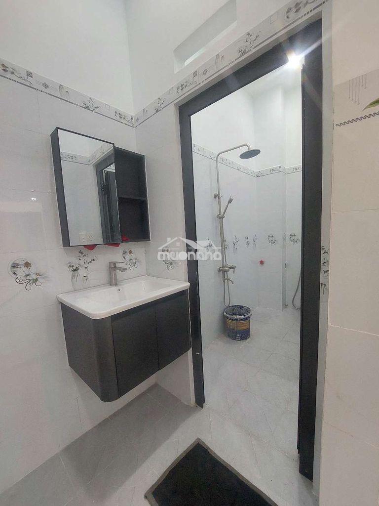 Cho thuê nhà hẻm 6m thông khu khuông việt, quận tân phú. giáp q11 & tb - 3