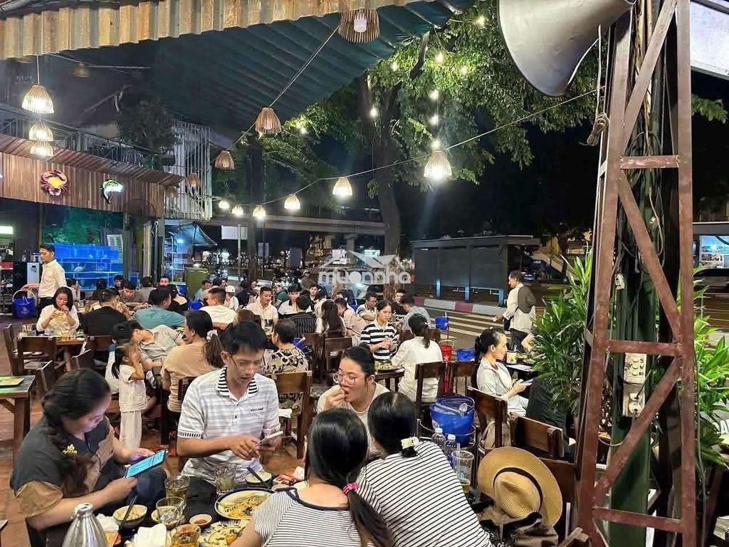 ✅✅ Cho thuê nhà mặt tiền l phạm văn đồng, p1 gòvấp
- diệntích:20m x13m - 2
