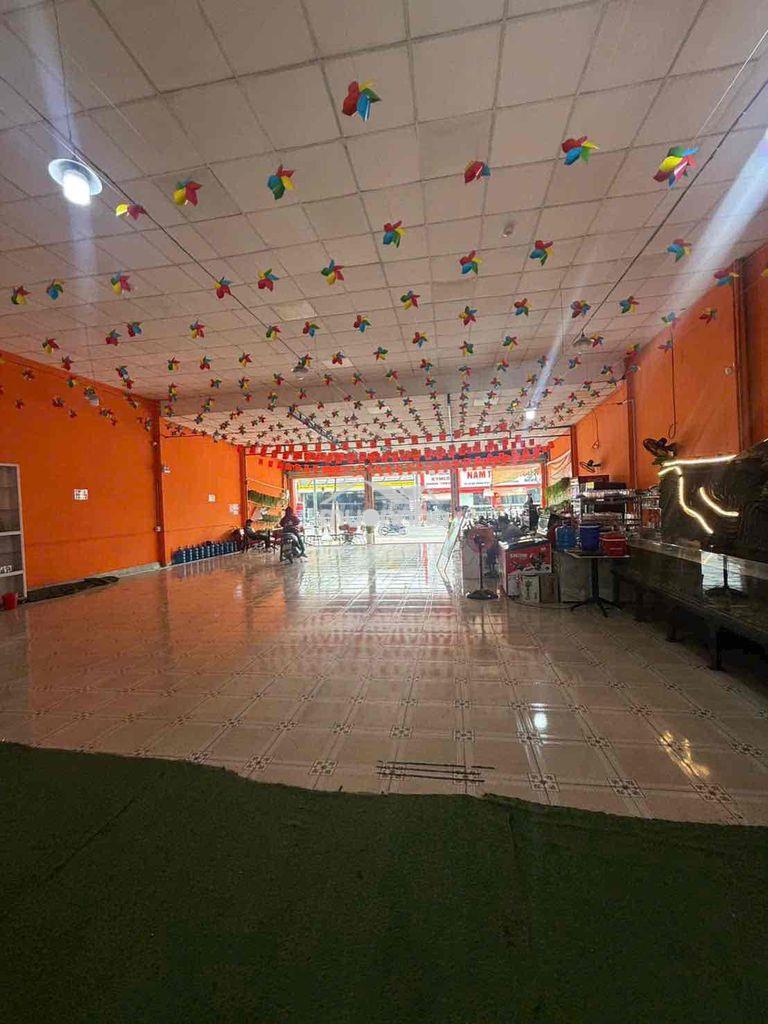 Mặt tiền tô ký hóc môn