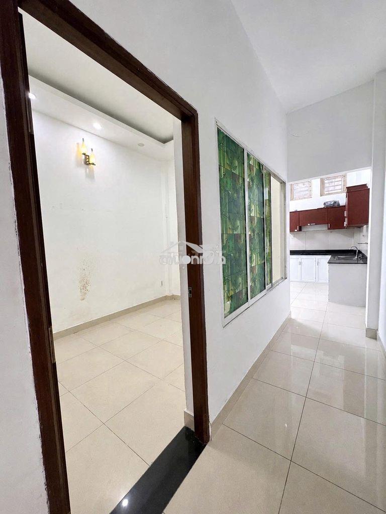 Giảm mạnh 2 tỷ - 68m2 vuông vức - hẻm ô tô thông - sát rạch xuyên tâm - 2