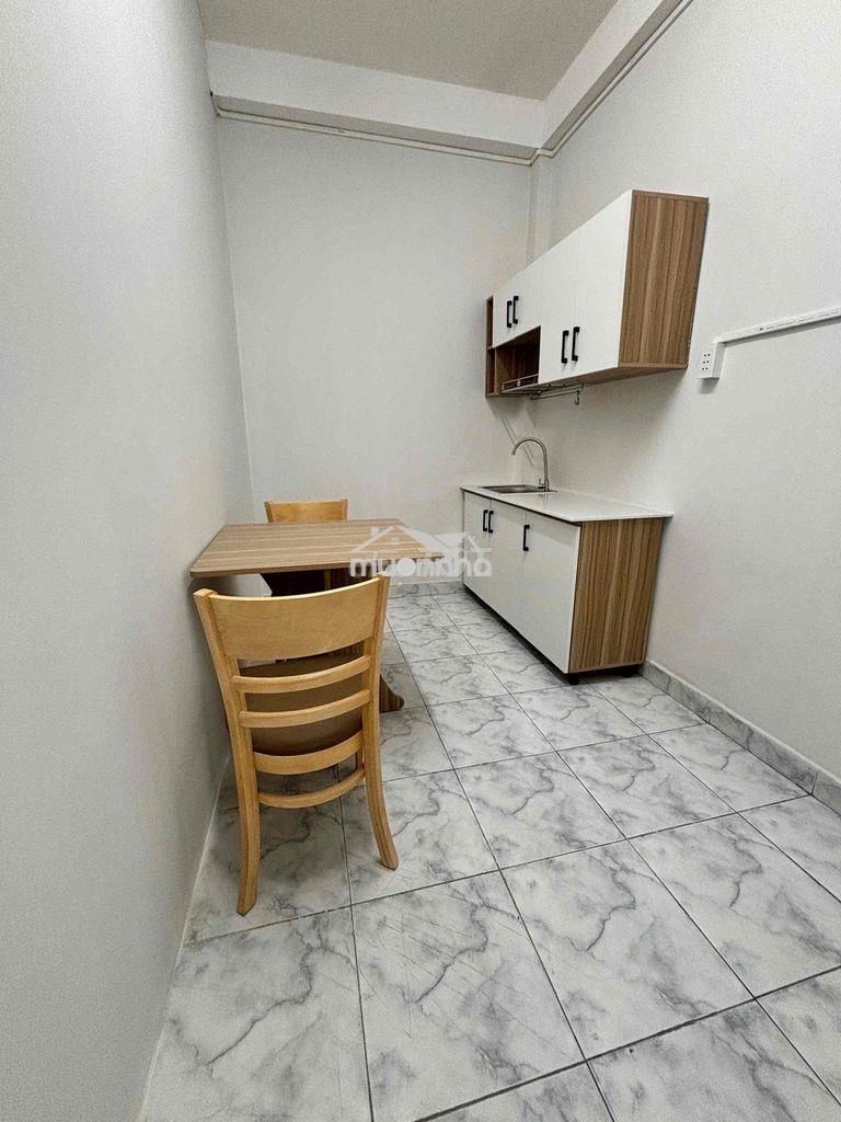 Căn hộ 2 phòng ngủ – ban công lớn – trống sẵn khu etown - Ảnh 4