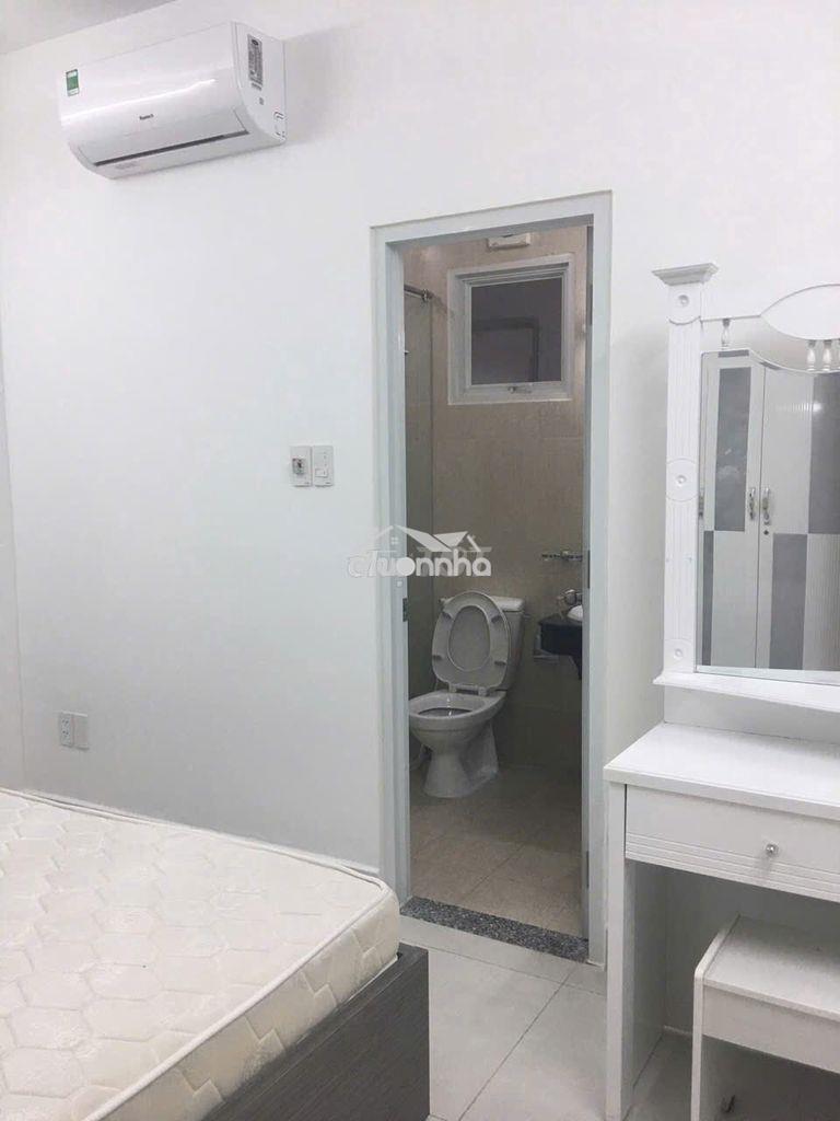 Cần cho thuê gấp căn hộ tara  p6 q8 dt 81m2 ,2pn,2wc giá 11tr