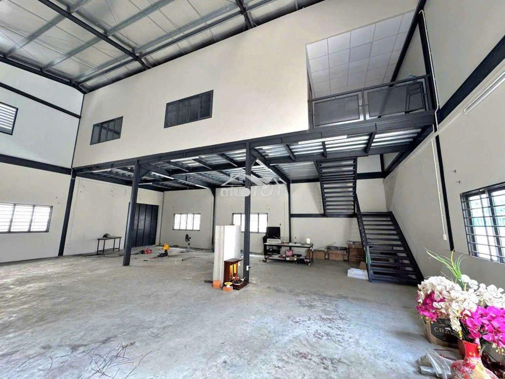 Cho thuê kho xưởng 323m2, điện 3pha, tải 3,5tấn, 3pn, 3máy lạnh, 32tr - 4