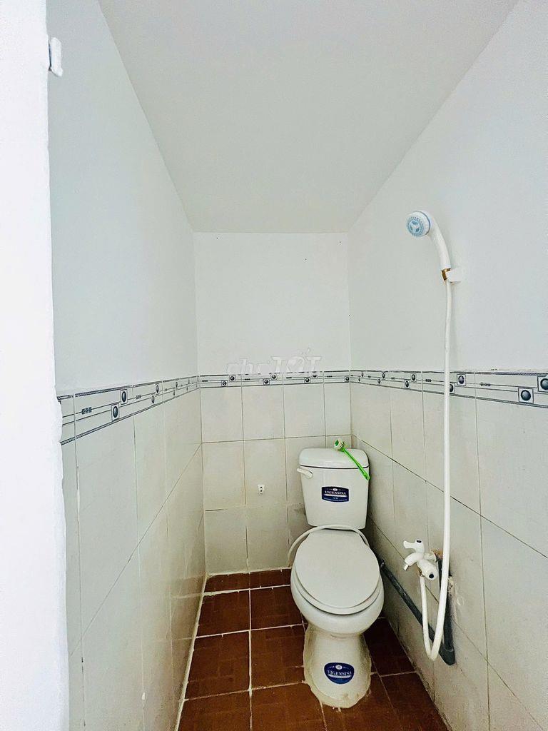 Phòng mới, chính chủ giờ giấc tự do thoải mái gần đại học ngân hàng - 4