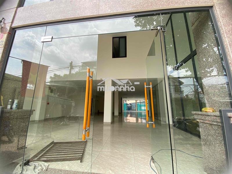 Mặt bằng 400m2 mặt tiền trước sau chính chủ cho thuê