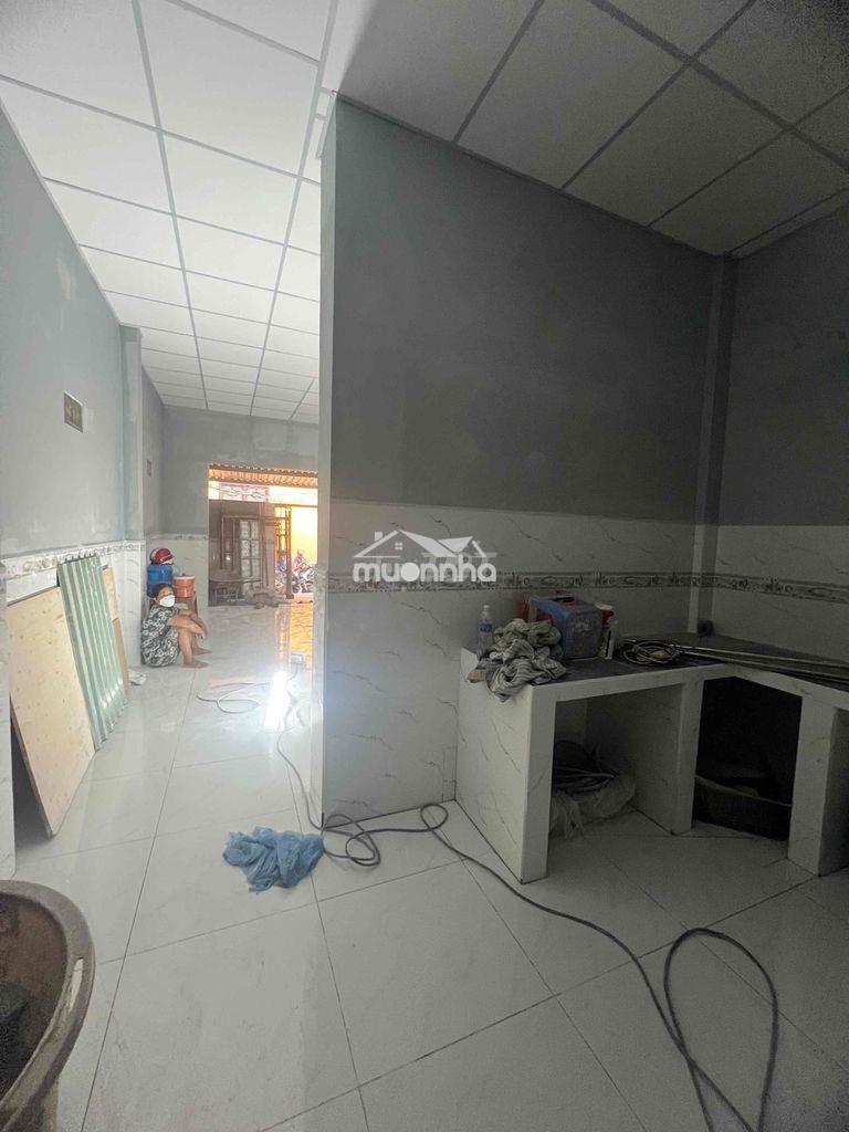 Nhà nguyên căn gần kho b 2pn 2wc giá 6tr - 4