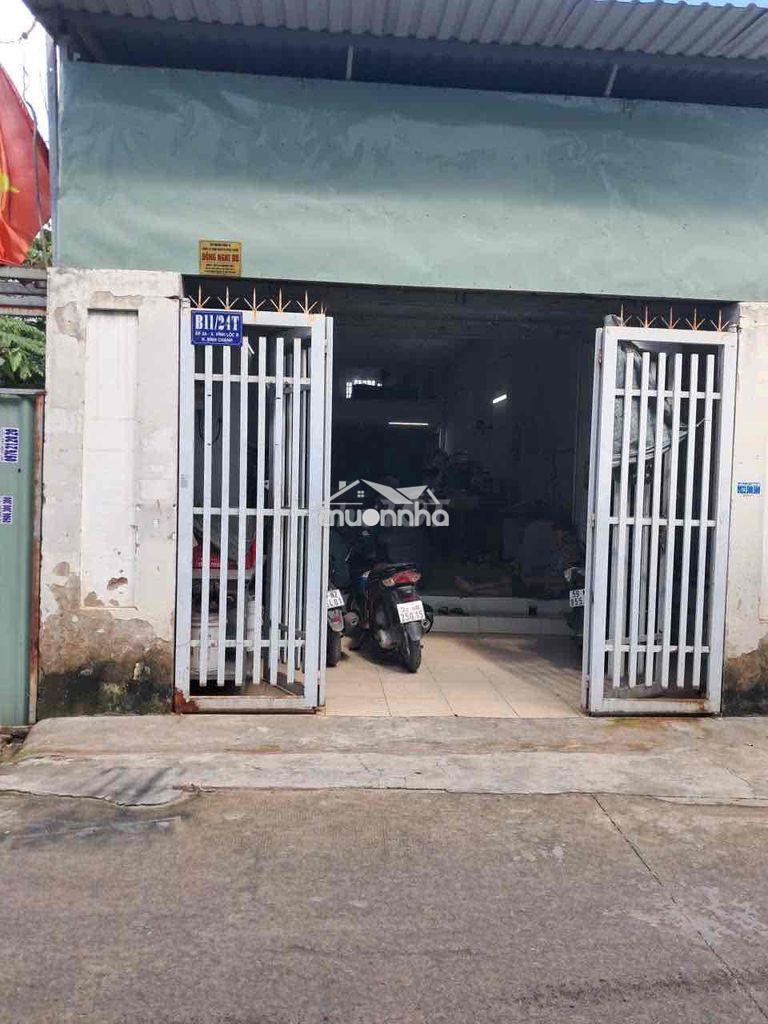 Cho thuê kho 8tr/th còn bớt  dt:5x30 ( có gác lửng , nền gạch men )  p
