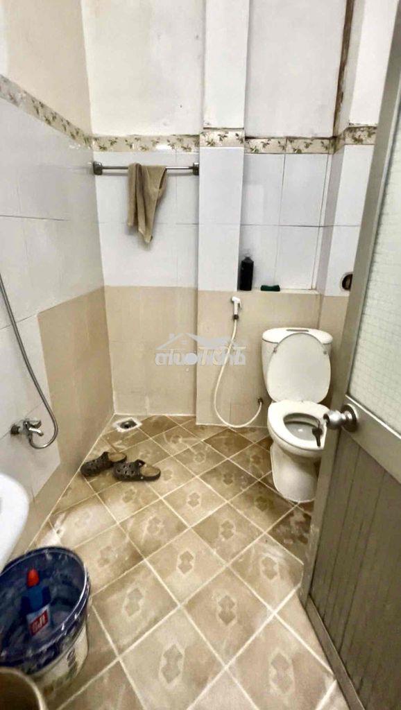 Cho thuê nhà mới sơn xong gò dầu 4.2x12m 1 lầu 2pn 2wc 10tr - 3