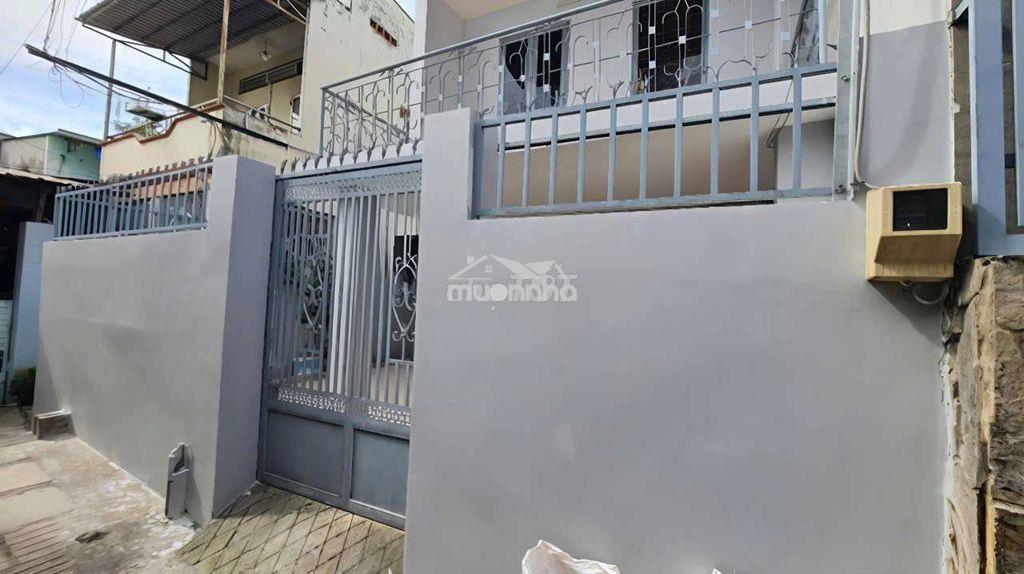 Nhà dt rộng 7x13m 1trệt 1lầu 3pn 2wc sân đậu 10 xe máy, đường bình phú - 2
