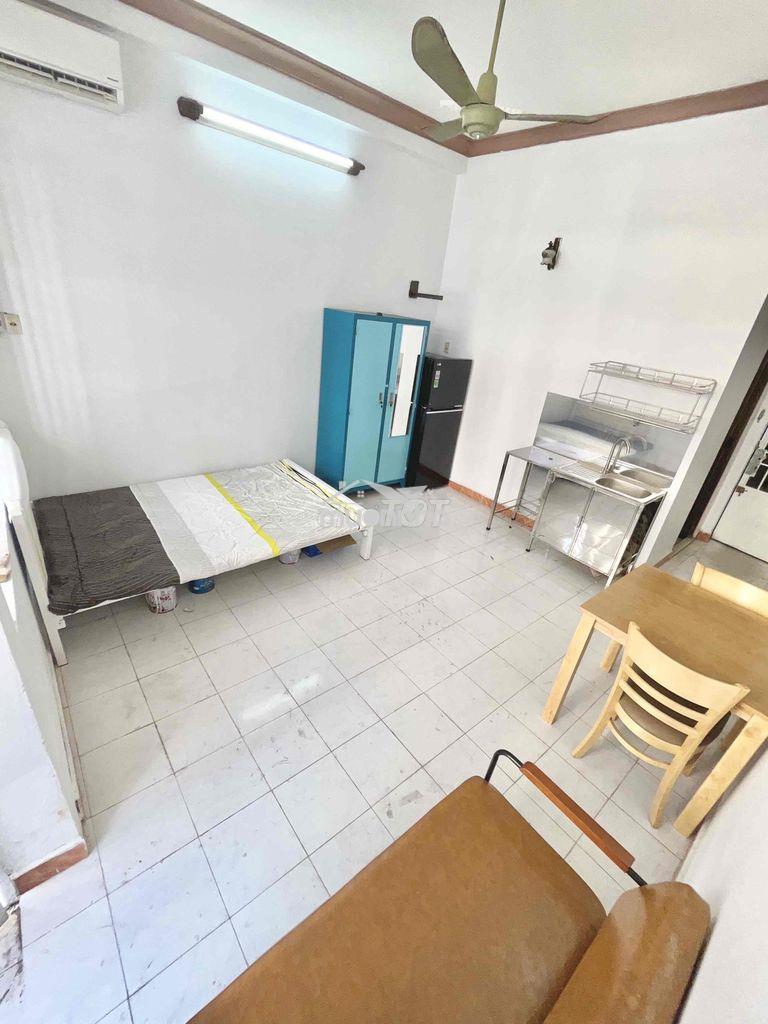 Phòng ban công, wc, full nội thất - 4