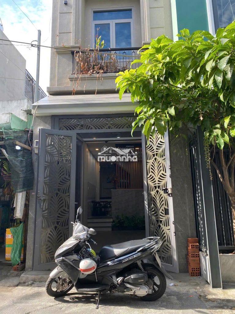 Cho thuê nhà 1 trệt 2 lầu sân thượng. hẻm 618 quang trung p11 gv