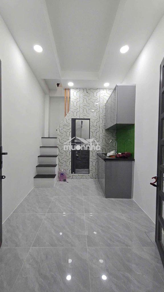 Nhà 3 lầu sổ riêng gần phố ăn chơi bùi viện quận 1