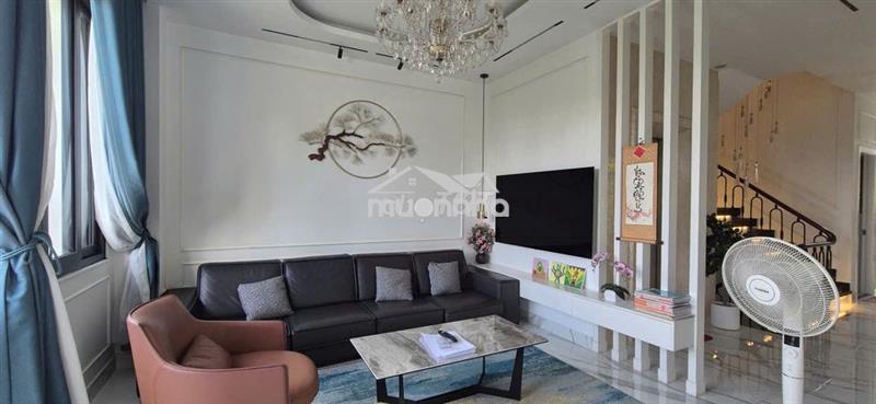 Bán nhà 6 tầng có thang máy nội thất cao cấp - khu vinhomes quận 9