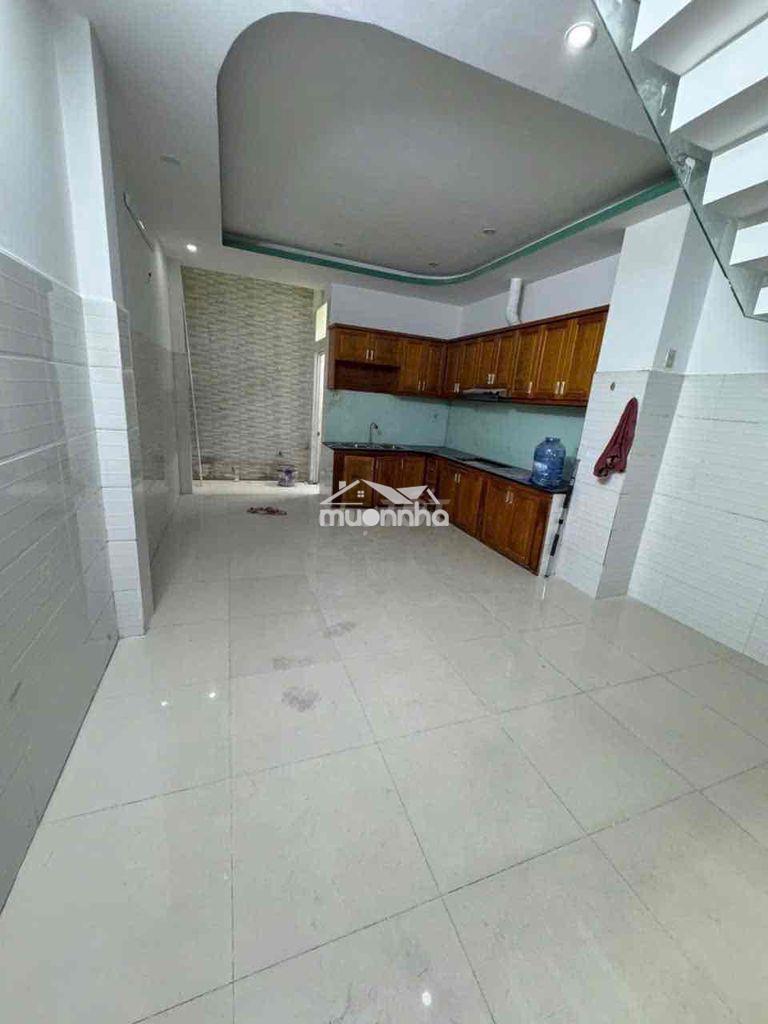 Chính chủ cho thuê nguyên căn vườn lài 4x18m đúc 3 tấm nhà mới sơn sưa - 2