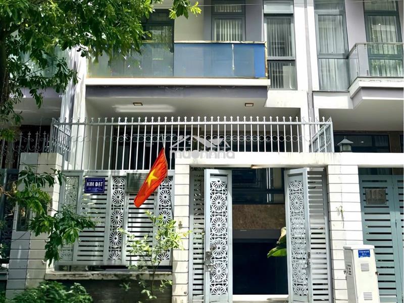 Cho thuê văn phòng 204m² trệt + lầu 1 giá chỉ 21 triệu - vạn phúc city