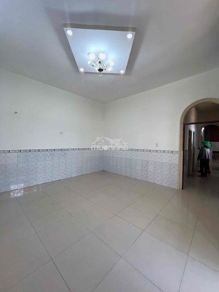Nhà diện tích rộng rãi hẻm 1716 huỳnh tấn phát giá 7,5 tr - 2