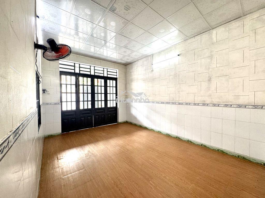 Cho thuê nhà 130m2,ngay chợ phú thọ,xe hơi trong nhà. chỉ 5.5 tr.đ/th - 4